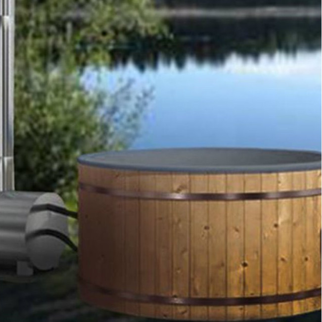 Vildmarksbad med udvendig ovn (Bemærk at badet leveres med cylindrisk ovn)