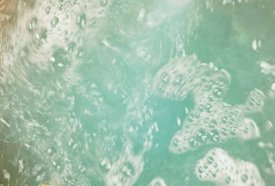 Vildmarksbad med indvendig ovn & vandjacuzzi
