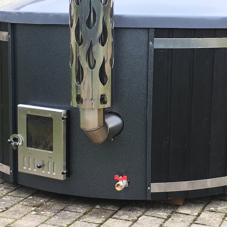 Vildmarksbad med indvendig ovn & luftjacuzzi